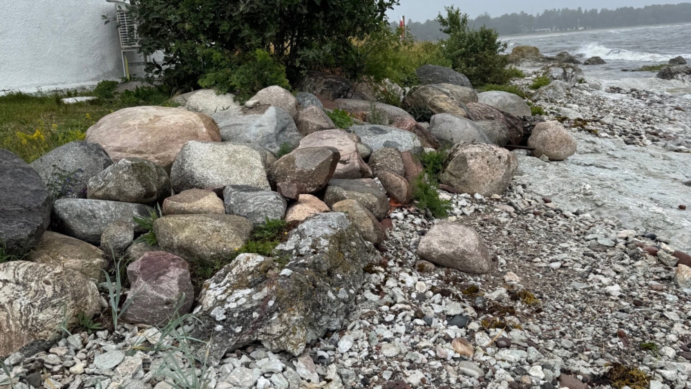Vågbrytare vid bastun